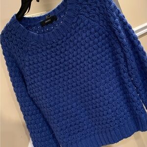 Forever 21 Blue Crew Neck Sweater. Size Medium.